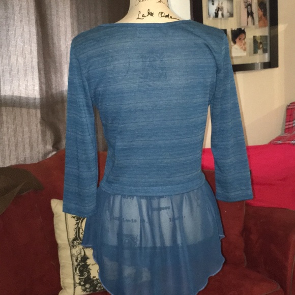 Quarter length sleeves top - Picture 2 of 2